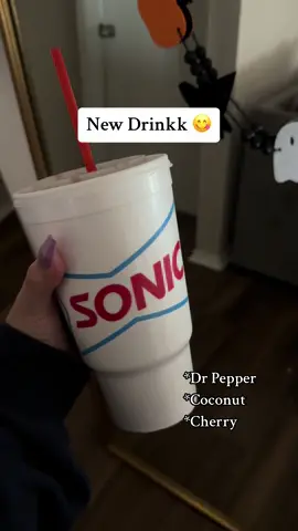 Soo freaking good! 😋 @SONIC Drive-In #drpepper #smooth #cherry #coconut #yummy #drink #drinktok #sonic 