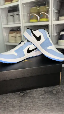 Air Jordan 1 Mule Golf ‘University Blue’ 👟🌐 . . #airjordan #airjordan1 #jordan1mulegolf #golf #sneakers #sneakersaddict #sneakerscollection #sneakerlover 