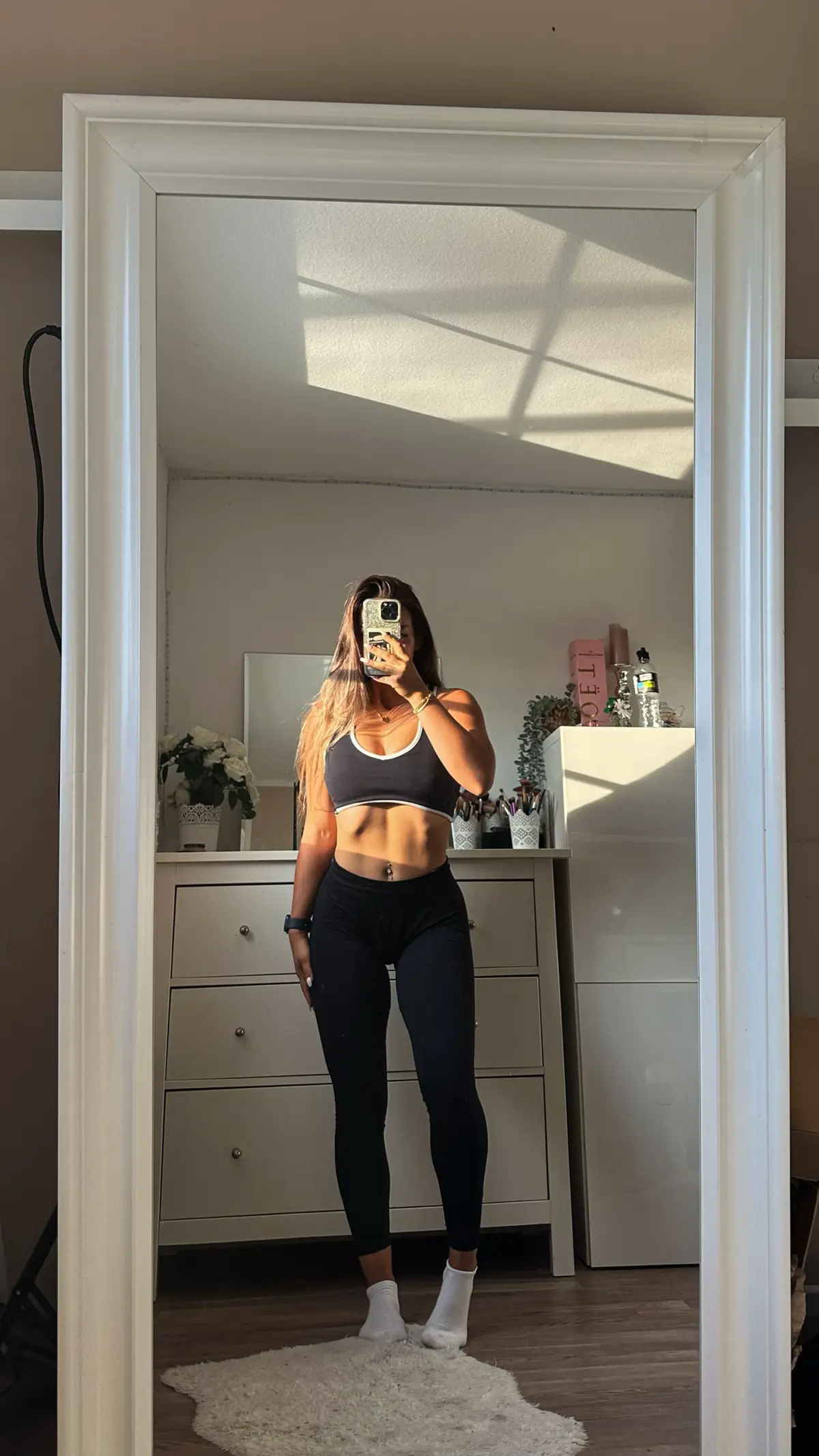 Trotzdem nal ein kleiner reminder ! Gutes Licht macht einen riesen unterschied und das licht war heute echr super👁️👄👁️  #me #gym #GymTok #gymgoals #gymgirl #gymgirlsoftiktok #happyme #girlssupportgirls #girlssupportgirls #makeup #hair #oace #gymfit #OOTD #girlswithmuscle 