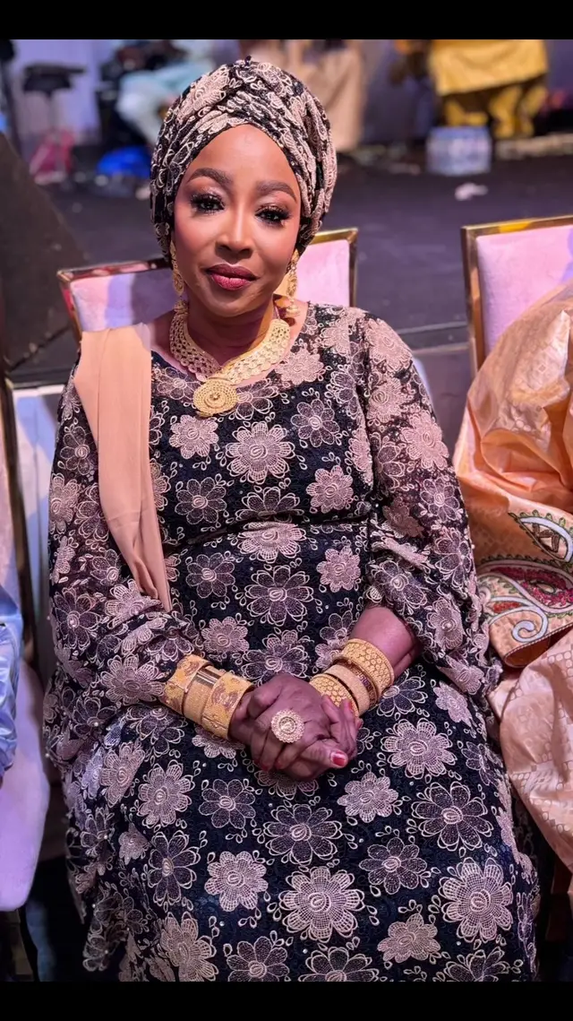 @Fatoumata Babani Kone @Mimicolagare @Fatimabath12 @Lover @Cisse Zanga @𝕁𝕦𝕝𝕠𝕤 M𝕚𝕝l𝕚𝕒𝕣𝕕𝕒ire @Eshaa Barbiie @valeurs l'artiste Malienne @FOUNE KIDA @Mariam Queeny Mijo Diabate @Babani_Ka_Sumu 