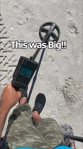 This was a big Target deep down in the sand at the beach, found it while I was metal detecting in search of lost treasure #metaldetectingfinds #xpdeus2 #viral 