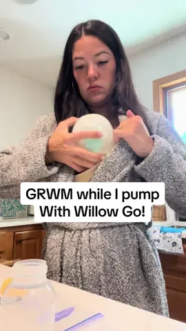 Multitasking at its finest! Who can say they put on lashes AND made milk?? 🙋🏻‍♀️🤣 Head to the link in my bio to check out Willow Go! @Willow Pump #withwillow #willowpartner #danandsam #pumpingmama #exclusivelypumping #surrogate #surrogacy 