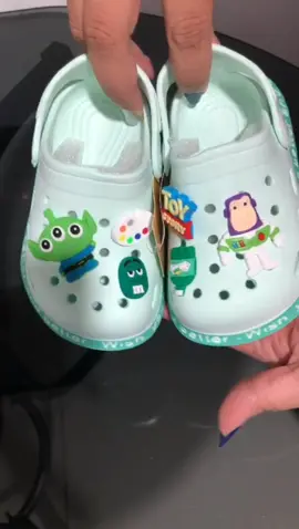 Crocs que comprei pro meu bebê na Shoppe 🥰#CapCut #crocs #toystory #shoppe #fy #fyyyyyyyyyyyyyyyy 