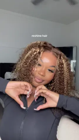 run, only $111 💕 16’ highlight kinky curly glueless wig   #kinkycurlyhair #gluelesswig #reshinehair #highlightshair 