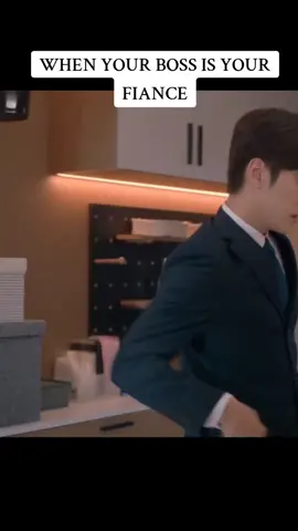 Keeping their relationship a secret..😅😂😍 #youaremysecret #chinesedrama #dramachina #cdrama #mileswei #weizheming #karlinazhang #romance #secretromance #office #foryou 