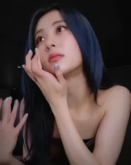 how can someone be this too fine in blue hair?😭 #yunjin #huhyunjin #lesserafim #fyp #foryou 