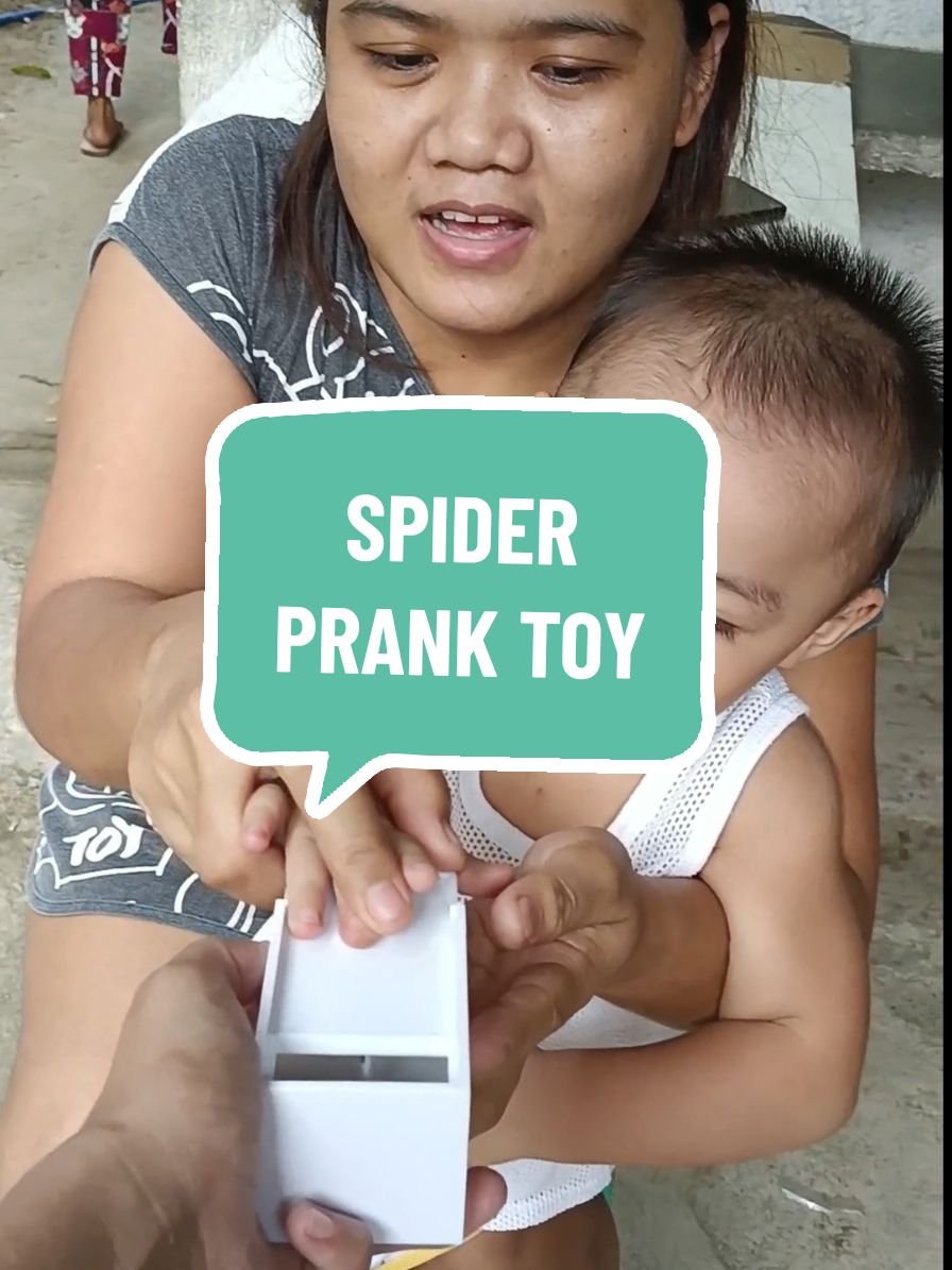 Spider prank .  Kakagulat talaga to 😅 Mabibili sa yellow basket. #prank #spiderprank #pranktoy #fyp 