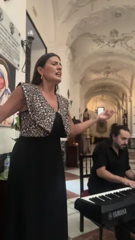 “🎤🎹No necesito más🎤🎹” Una versión a mi manera de este precioso tema de @demarco_flamenco, acompañada de @javipmmusic al piano, un pedazo de músico y persona! Muchas gracias Javi🙏🏻😘 #bodascadiz #musicabodas #musicaendirecto #pianoyvoz #bodas2024 #cancionesbodas #versiones #flamencopop #cadiz #iglesiascadiz #santodomingo #sabado #demarco #musica #weddinday #Love #justmarried #feliz #loqueamo #cantar