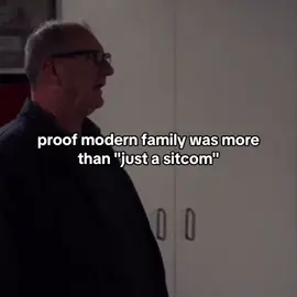 The storm 7x14 || the rain nouse in the bg does't help 🙁 #mofy #modernfamily #sitcom #mitchellslawyer #jaypritchett #edoneill #phildunphy #clairedunphy #alexdunphy #haleydunphy #lukedunphy #tyburrell #juliebowen #arielwinter #sarahhyland #nolangould #mitchellpritchett #lilytuckerpritchett #camerontucker #jessetylerferguson #aubreyandersonemmons #ericstonestreet #gloriadelgadopritchett #gloriapritchett #mannydelgado #joepritchett #sofiavergara #ricorodriguez #jeremymaguire 