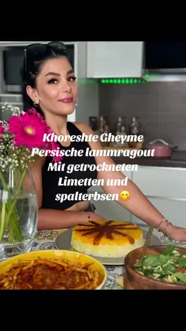 Khoresht-e Gheymeh oder Gheymeh Polo ist ein sehr aromatisches Ragout aus zartem Kalb-, Lamm- oder Rindfleisch, knackigen gelben Spalterbsen (lapeh), säuerliche getrocknete Limetten (Limo Amani) und wird mit knusprigen Pommes garniert. Zutaten : 500 g Lammfleisch 3 El tomatenmark Gewürze(kurkuma,schwarze pfeffer,paprika,salz)zimt 1 Tl Getrocknete Limetten 4  Basmatie reis Viel Spaß beim nachmachen💕#khoreshtegheyme #persischeessen #reis #yummy #Foodie #foodie #foodies #rositakitchen 