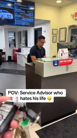 This is way to accurate 🤣🤣 #carsales #cardealership #mechanic #carsalesman 