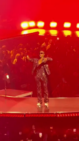 Love in this Club - Past, Present, Future Tour 8.23.24 ❤️ @Usher Raymond 🪩 #usher #loveinthisclub #pastpresentfuture #singing #dancing #usherraymond #friday #fridaynight #baltimore #cfgbankarena @CFG Bank Arena 