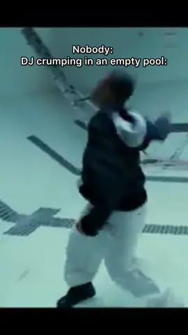 Stomp The Yard had us thinking these moves were IT🤣 i just know he was dizzy • •  #StompTheYard #2000s #2000snostalgia #crumping #dance #comedy #chrisbrown #columbusshort