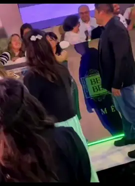 the amount of times jenna being so cute randomly #fyp #foryou #foryoupage #jennaortega #cute #stare #leg #pretty #fans #sign #autograph 