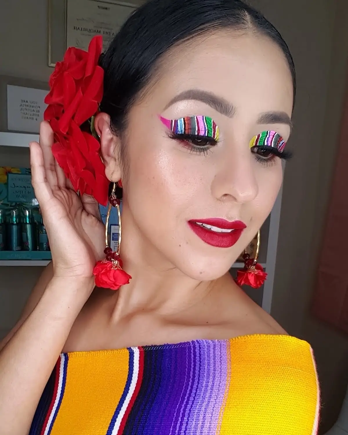 Qué maquillaje artístico quieres ver este año? Comenta según el emoji en cada opción⬇️ ✅ Maquillaje patrio 🇲🇽 ✅ Catrinas 💀 ✅ Halloween 🎃  Te leo en comentarios 🥰 #maquillaje #makeup 