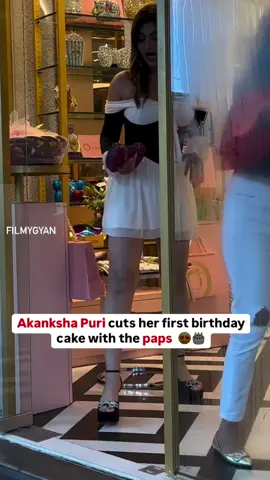 Akanksha Puri wants to cut her first cake of her birthday with the paps, how sweet! 🥺❤️🙈....#fry #frypgシ #fryp #frypage #fryoupage #foryo #foryou #foryoupage #foryourpage #foryoupageofficiall #foryoupage❤️❤️ #explore #bollywood #shorts #funny #actors #actress #bollywoodsong #reels #pakistan #bangladesh #dubai #qatar #italy #india #kuwait #france #ny #newyork #washington #london #usa🇺🇸 #usa #uk #canada #toronto #australia #sydney #newzealand #auckland #melbourne #austria