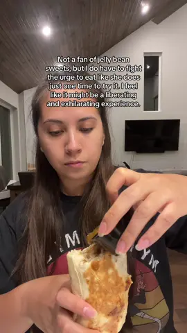 I would probably just get an adrenaline rush from trying not to ch0ke😭No, I’m not turning this into a mukbang account loll #jellybeansweets #eating #tacobell 