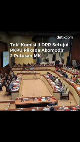 Komisi II DPR RI telah melaksanakan rapat dengan pendapat (RDP) bersama Komisi Pemilihan Umum (KPU) RI hari ini. DPR telah menyetujui PKPU Pilkada yang mengakomodir 2 putusan MK. Rapat dengan pendapat itu dilakukan di ruang rapat Komisi II DPR, Jakarta, Minggu (25/8/2024). Turut hadir perwakilan dari pemerintah dalam rapat tersebut. Rapat dipimpin oleh Ketua Komisi II DPR RI Ahmad Doli Kurnia. Rapat dimulai dengan KPU yang membacakan perubahan dalam PKPU. Setelahnya Bawaslu, DKPP, menanggapi dengan singkat yang menyatakan menyetujui rancangan PKPU itu. #detikcom #DPR #DPRRI #MK #putusanmk 