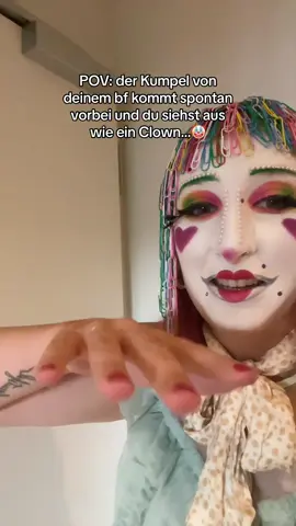 Well, das war ja gar nicht akward lol 😅 #makeupartistlife #funnymoments #creativemakeup #creativemakeuplooks #clownmakeup #makeupartist #makeupart #tiktokhumor 