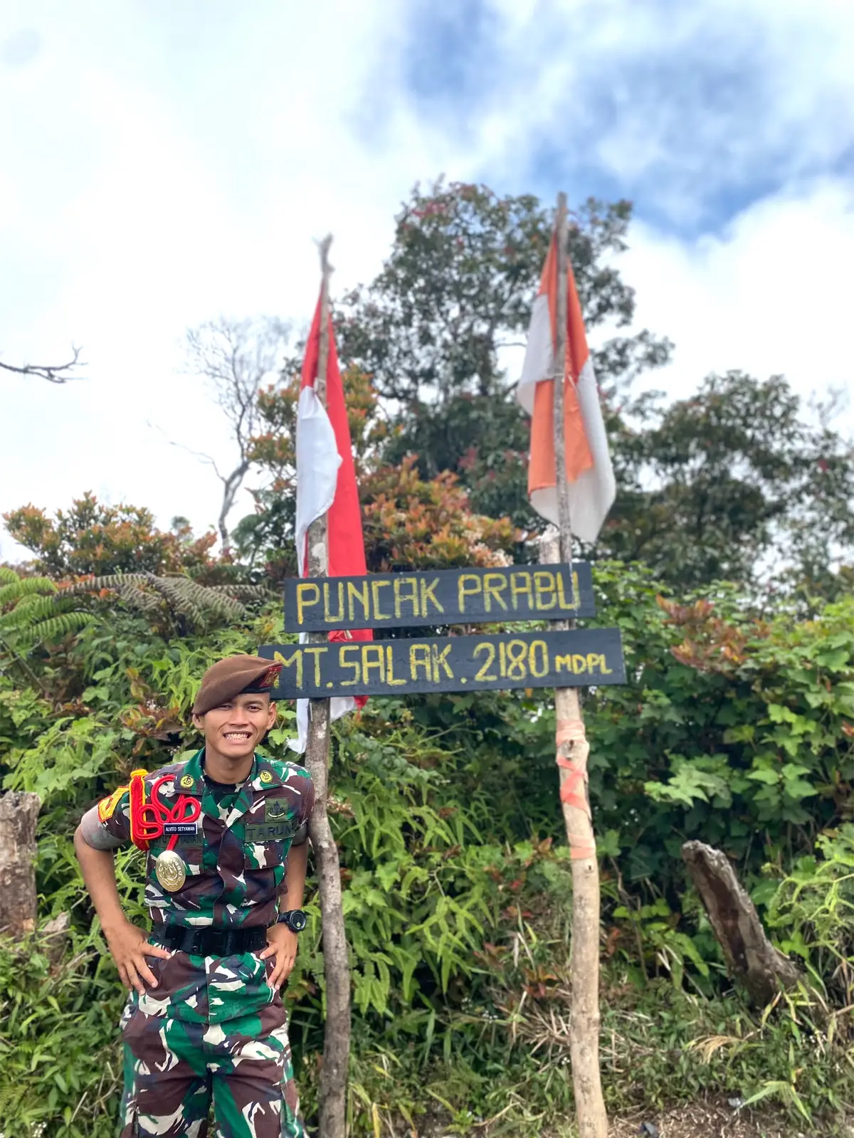 #gunungsalak #tarunaakmil #mendakigunung #climber 