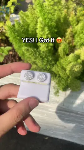 Love that I bought this,more gorgeous than in the pic 😍🥶😍😍😍 #fypシ゚viral #earrings #giftideas #mensearrings #tiktokmademebuyit #tiktokshop #laborsalad #dealsfordays 