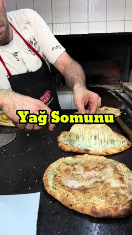 📌Konya Kadınlar Pazarı Şendağlı Yağ Somunu ✅sıra beklemeye değer👍Sade küflü peynirli 120₺,kavurmalı 200₺ #yağsomunu #şendağlı #hasanşendağlı #konya #pide 