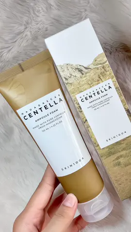 Stop using irritating cleanser! Try this one from @SKIN1004 Official to protect skin | Perfect for sensitive skin. ⋆𐙚₊˚⊹♡ Use my code: SAVIEE03 in yesstyle for discount! 🌷Dust and Makeup Removal with Skin1004 Madagascar Centella Ampoule Foam   ✨removes dirt and impurities while leaving a smooth, soft skin. ✨provides a strong calming care that strengthens skin barriers. ✨mildly acidic cleanser to maintain skin balance ✨removes sebum and makeup  🌷My overall review: It feels so nice to use it, making my skin fresh and away from dirt. It also doesn’t irritate my skin which I love and really cleanse the leftover makeup in my skin. The smell and texture is pretty good making sure that it won’t irritate your skin. I have been using this for weeks now and it’s a game changer for me. Skin1004 never disappoints me with their untouched nature! #SKIN1004 #centella #madagascar #YesStyle #YesStyleInfluencers #YesStyleReview #yes1004 #facialwash #facewash #ampoulefoam #sensitiveskin #kbeauty #koreanskincare #skincare #girltok @skin1004philippines @YesStyleInfluencers @YesStyle 