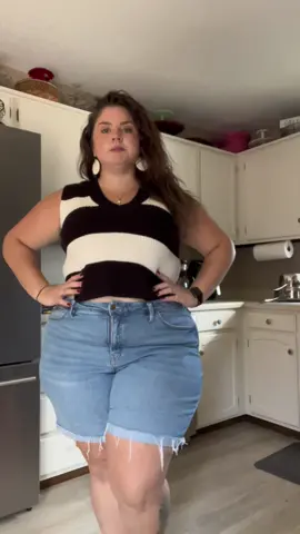 sassy and sleepy. #OOTD #jeanshorts #fitcheck #curvyfashion 