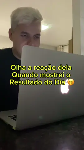 Olha só a reação dela 😁📊. . . . #daytrade #mercadofinanceiro #casal #daytrading #opcoesbinarias 
