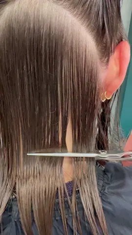 Get ready to rock the latest trendy bob haircut and style, complete with loose, natural weaves crafted using the amazing GHD Platinum Plus! Don't miss out – book your appointment with us now for an unforgettable experience at Flanx! #bob #bobhaircut #boblife #trend  #trendy #trendingnow  #style #stylish #stylist #stylistssupportingstylists #natural #naturalhair #islingtonlondon #londonlife #londoncity #followforfollowback #foryoupagethis #foryourpage #flanxhairandbeauty #flanxa_ #haircut 