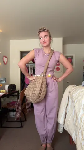 back at my apt so new background ! also wearing a matching set just makes me feel soooo put together 🍇💟