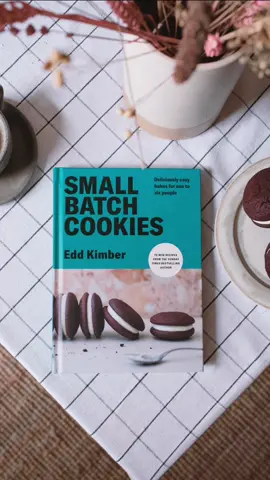 My new baby, Small Batch Cookies, is finally published in the UK, AUS and NZ this week, on thursday! US + CA on Sept 24th. I hope you like it and enjoy baking from it as much as I do 🙏 #smallbatchbaking #smallbatch #cookietok #cookierecipe #theboywhobakes #cookbook 