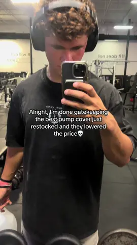 Im done gatekeeping this shirt😭🙏 hurry before everyone buys it #gym #pumpcover #bodybuilding #gymbro #Fitness #fit #gymclothes 