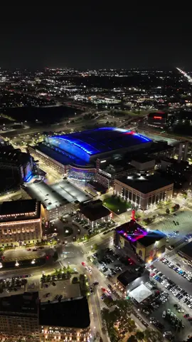 Detroit at night >> #detroit #mi #city 