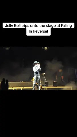 #fallinginreverse #jellyroll #bunniexo #mgk #trip #ufcuampitheatre  #concerts #fall @Jelly Roll @Bunnie Xo 🪄 @ronnieradke 