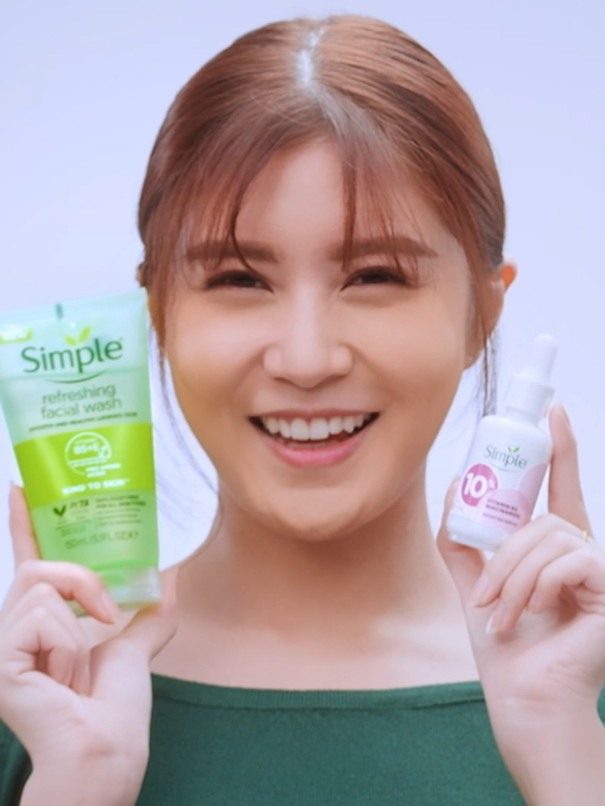 Elizabeth's skincare routine just got simpler yet more effective with Simple 🌟🌿 #SimpleSkincare #SimpleSkincareMalaysia #KeepItSimple #kindtoskin #clearskin #cleanser #skincare