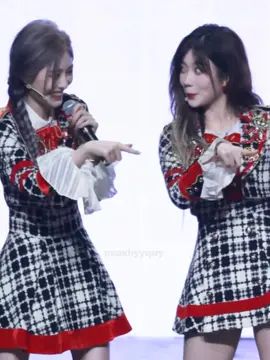 gemes banget liat tingkah laku mereka. bisa kali yah b50 nanti seunit bareng. kan sama zsy udah tuh  #wangyi #zhengdanni #yikedan #王奕 #郑丹妮 #奕颗蛋 #snh48 #gnz48 #fyp #fypシ #4u  cr. 奕览云程_王奕 