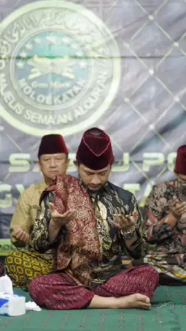 Do'a si'ir ya halim ya hannan yang di pimpin langsung oleh  Raden THUBA TOPO BROTO MANEGES 🕊️  Penanggung Jawab : · Mbah Gus Tijani Robert Saifunnawas · Den Gus Thuba Topo Broto Maneges #dzikrulghofilin #semaan_Alquran #moloekatan #gusmiek #gusrobert #gusthuba #gus_thuba #moloekatan_gusmiek #alfalahploso #nahdlatululama #MoloekatanGusMiek  #moloekatan_jember  #moloekatan_banyuwangi  #moloekatan_salatiga_Semarang #moloekatan_yogyakarta #moloekatan_malangraya  #moloekatan_ngawi  #moloekatan_trenggalek  #moloekatan_ponorogo #moloekatan_pacitan #moloekatan_magetan #moloekatan_madiun #moloekatan_banyumas #moloekatan_cilacap #moloekatan_OkuTimurSumsel #moloekatan_SarolangunJambi #moloekatan_kediri_nganjuk
