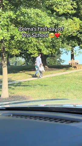 I can’t believe our baby girl is off to school😭 my sweet girl is going to do so well! 🥹💘 #momlife #dadsoftiktok #school #MomsofTikTok 