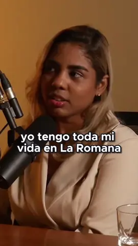 Nunca olvido de donde vengo porque me ayuda a definir hacia donde voy.  Siempre diré que mi madre supo tomar muchísimas buenas decisiones en cuanto a mi crianza, y una de las mejores fue haberme introducido a los proyectos de @latia.lucy.9  Con todo el honor del mundo, diría que Lucy Muñoz fue mi primera mentora ❤️. Te amo, te estimo mucho, siempre te recuerdo y te llevo conmigo a todos lados. Dios continué bendiciendo tu vida🙏🏽.  Y probablemente yo no tenía desde niña mi propósito definido, pero mi mamá ya tenía una idea. Gracias madre por darme dirección y siempre apostar a mi. ❤️ #yoinycedano #crecimientopersonal #desdemipaz 