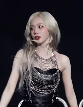 Queen winter forever. ❤️👠✨ #winter #winteraespa #aespa #setthetone #fancam #kpopfypシ #fypシ゚viral #น้องหนาว #วินเทอร์aespa 
