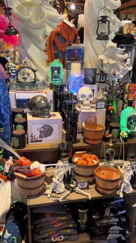 Halloween at Cracker Barrel 🎃 #halloween #fypシ゚viral #skeleton #halloweenishere #halloweendecor #fall #autumn #crackerbarrel @Cracker Barrel 