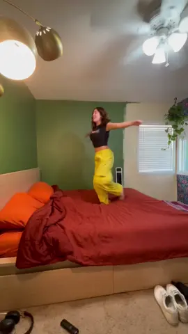 do we like the accent wall or no??? im soooo excited 🥹