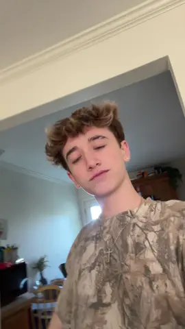 i almost fell 🧍‍♂️