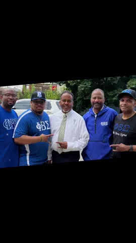 💙✨ This morning, I had the privilege of joining my chapter, Upsilon Sigma of Phi Beta Sigma Fraternity, Inc., in helping Bro Dowdell at Wendell Greene Elementary School.  We welcomed students back on their first day of the school year, and it was so fulfilling to see all those excited faces.  Thank you, Wendell Greene, for having us. Here's to an amazing year ahead!  📚🍎 #WELCOMEBACKINBLU #phibetasigmafraternityinc #GOMAB