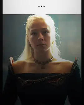 Imagine that YOUR FATHER, who has been sick for years and has not been able to get up, gets up, JUST to be able to defend his first daughter. #hotd #houseofthedragon #rhaenyratargaryen #helaenatargaryen #aegoniitargaryen #aemondtargaryen #viserystargaryen 