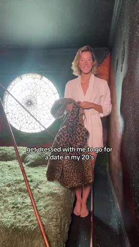 is that outfit too much? 😭 #date #relatable #ginger 