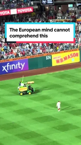 Do they even have hotdogs in Europe? #phillies #philliesgame #baseballgame 