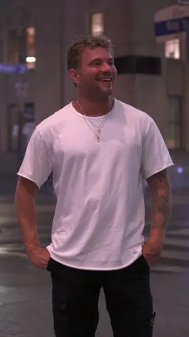 Mind reading on the street with Ryan Phillippe 🤯🧠 his reaction 😂 #magic #mind #viral 