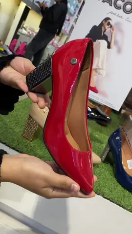 ¡Stilettos Vizzano! 😍😍😍 Llenos de Glamour #valeryshoes #zapatosmujer #zapatos #stilettos #vizzano #stilettosvizzano #charol #stilettostacocuadrado #pedreria #enviosnacionales #enviosatodoelperu #enviosgratis 